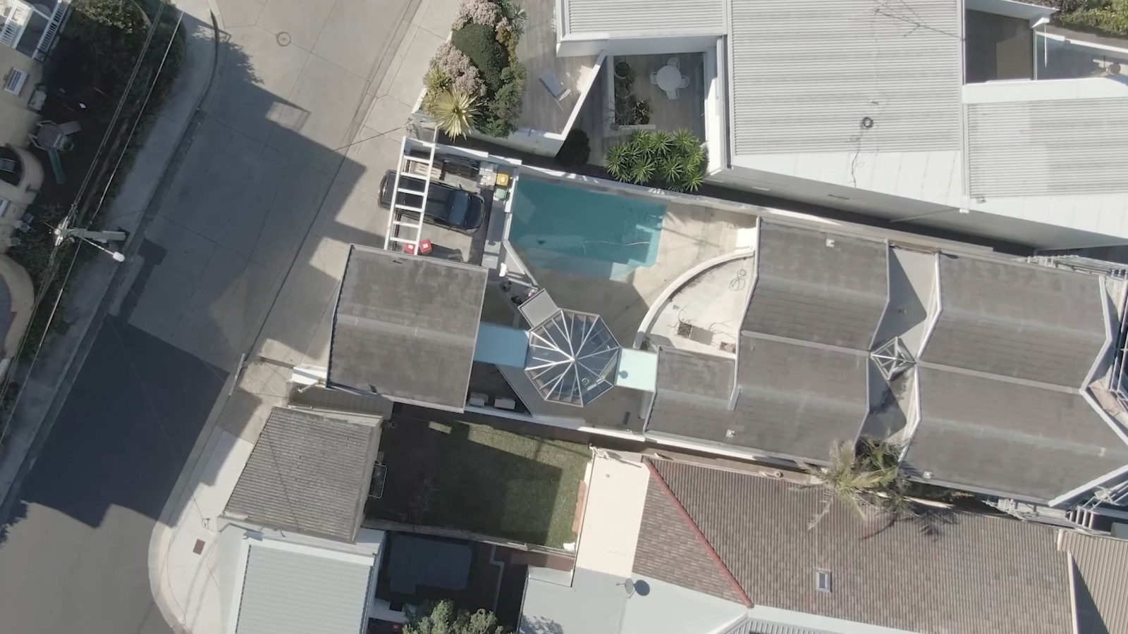 Tamarama House (© Michael Curwood) Tamarama House (© Michael Curwood)