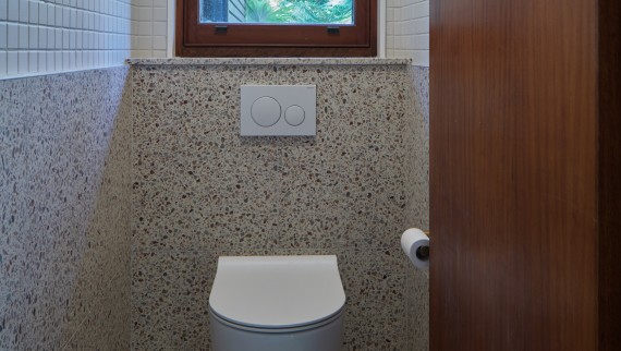 Wahroonga Bathroom (© Adam Powell) Wahroonga Bathroom (© Adam Powell)